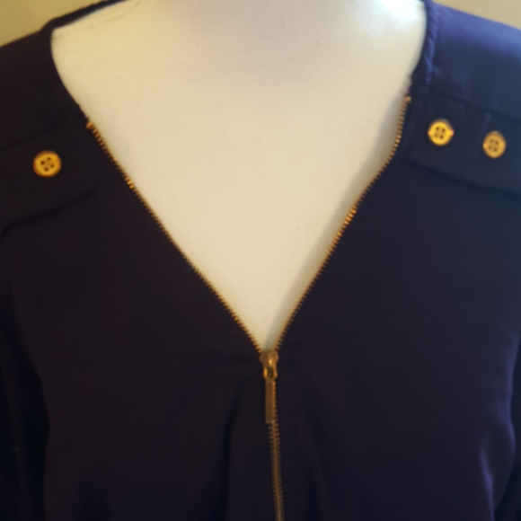 purple blouse w/zipper front🌵 - Picture 4 of 5
